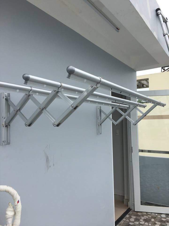 Giàn phơi gắn tường