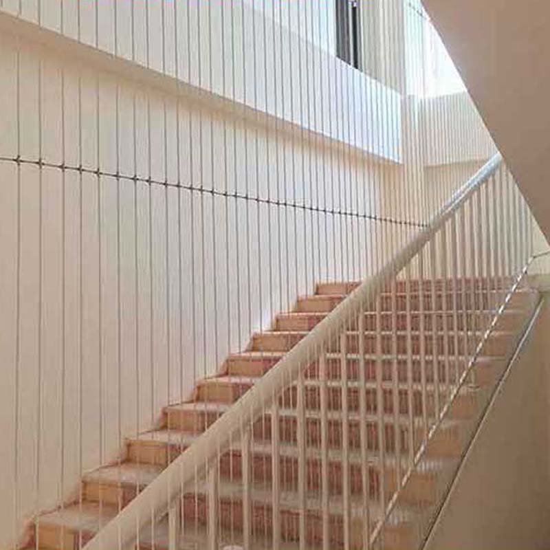 luoi bao ve cau thang